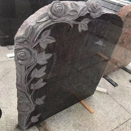Czarne granitowe znaczniki grobowe